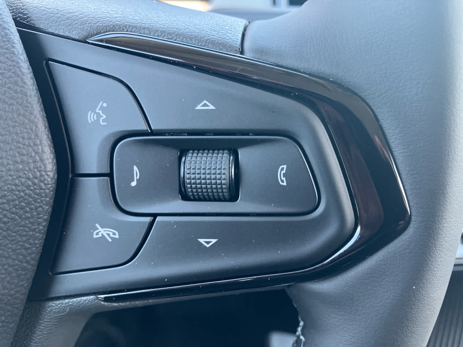 2027 Chevrolet Bolt LT - Photo 16