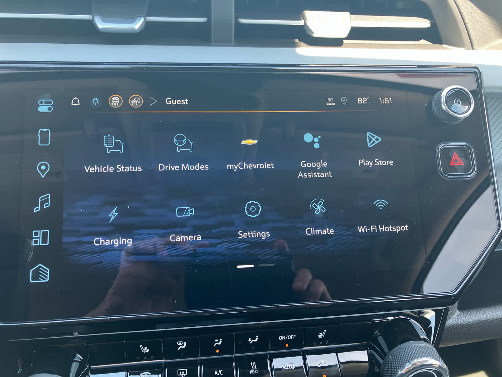 2027 Chevrolet Bolt LT - Photo 20