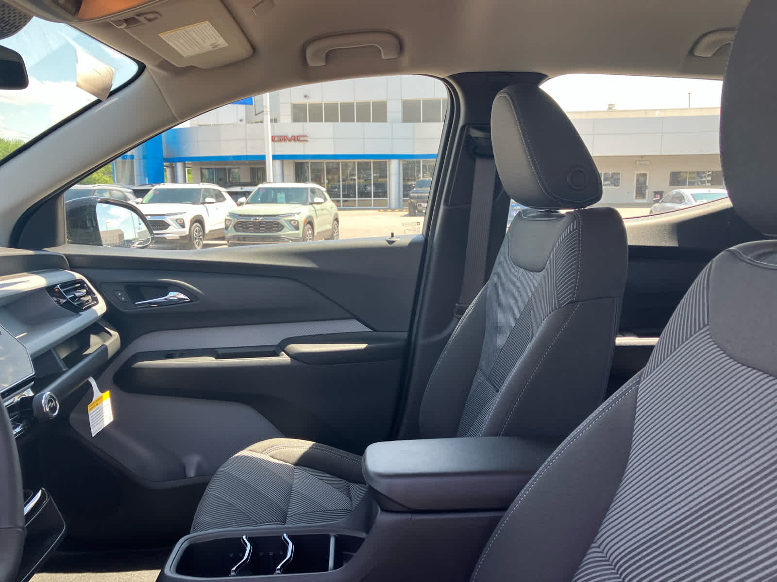 2027 Chevrolet Bolt LT - Photo 8