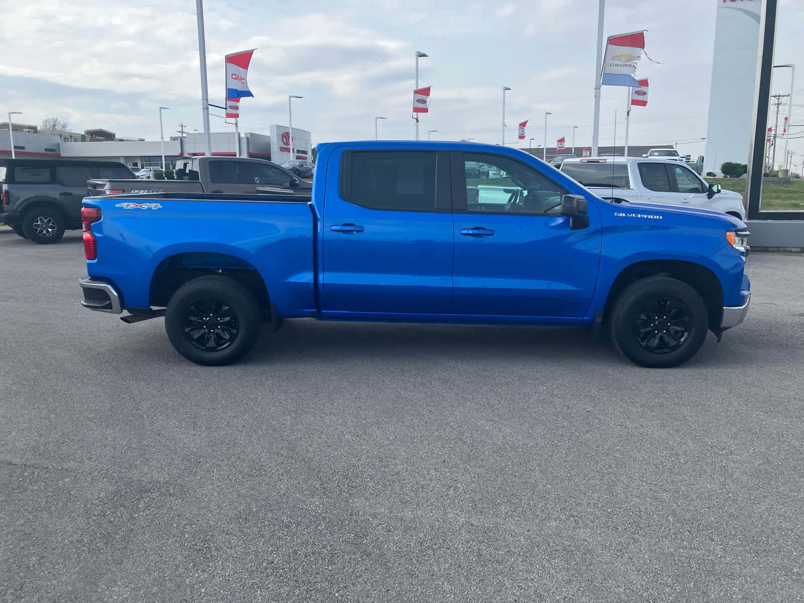 2025 Chevrolet Silverado 1500 LT