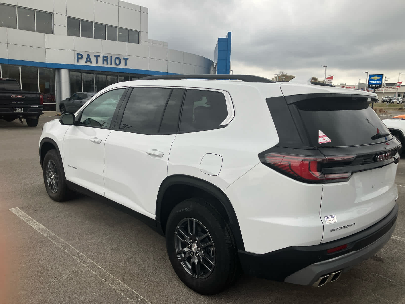 2026 GMC Acadia Elevation