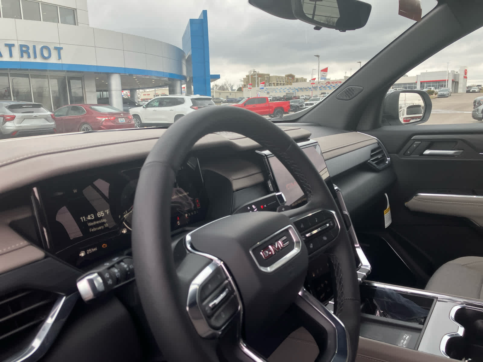 2026 GMC Acadia Elevation