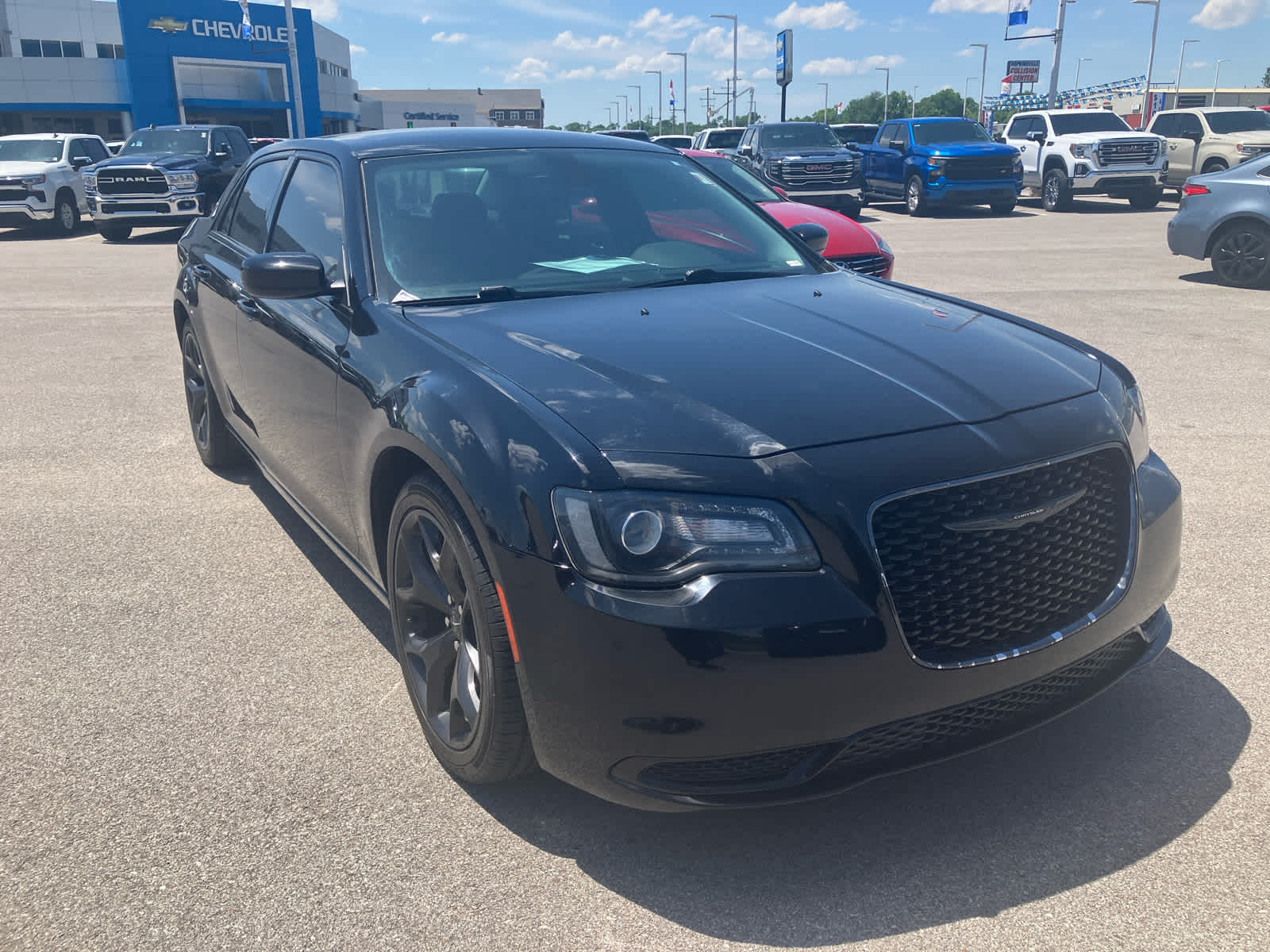 2021 Chrysler 300 Touring's photo