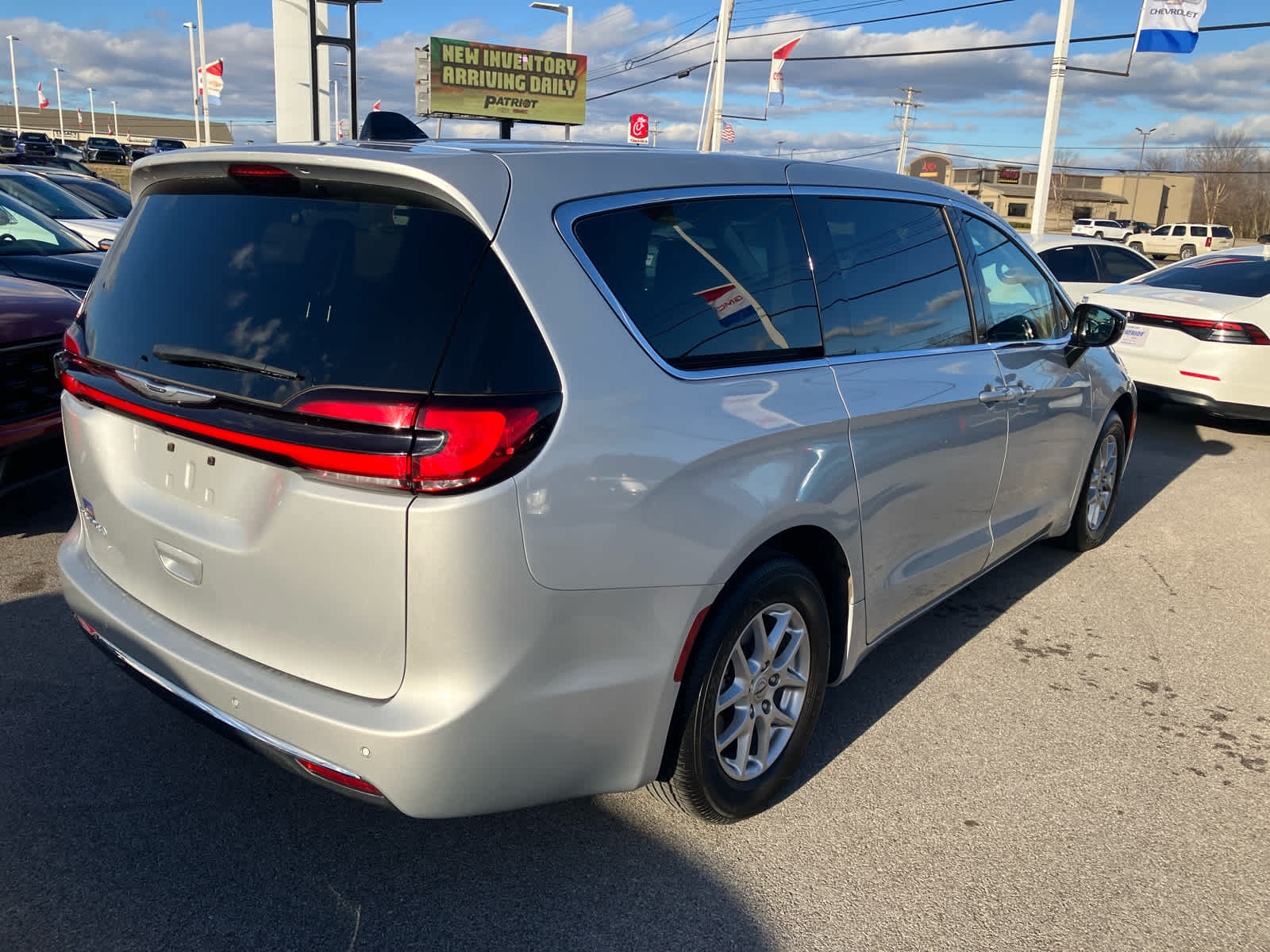 2024 Chrysler Pacifica Touring L
