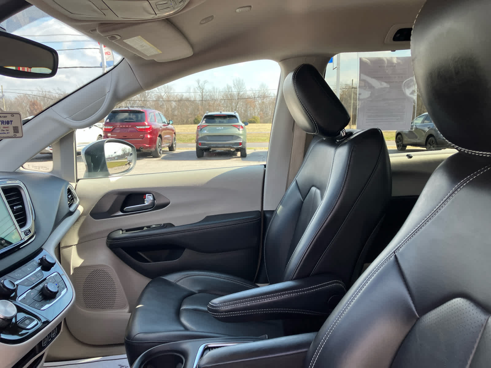 2023 Chrysler Pacifica Touring L