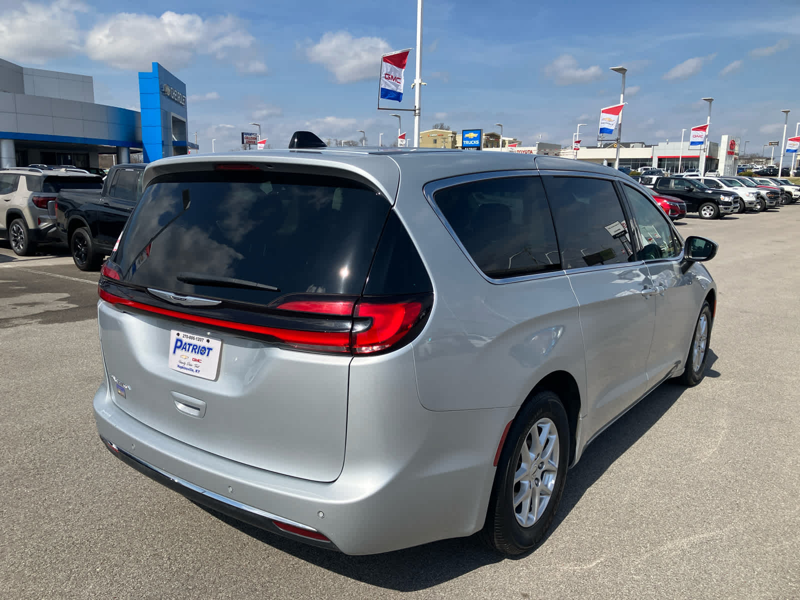 2023 Chrysler Pacifica Touring L