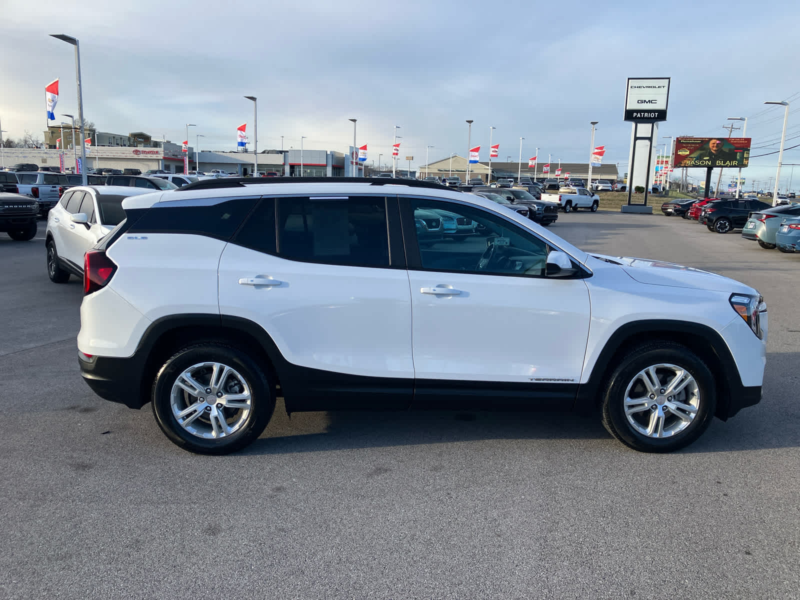 2023 GMC Terrain SLE