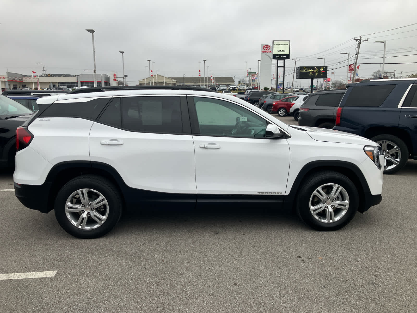 2022 GMC Terrain SLE