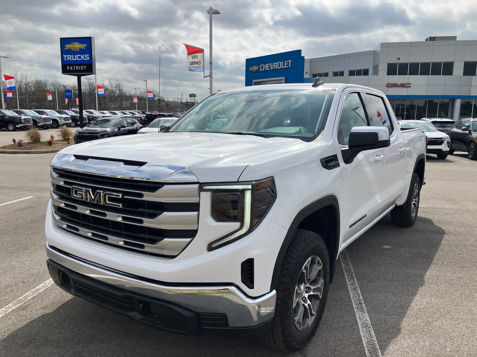 2026 GMC Sierra 1500 SLE