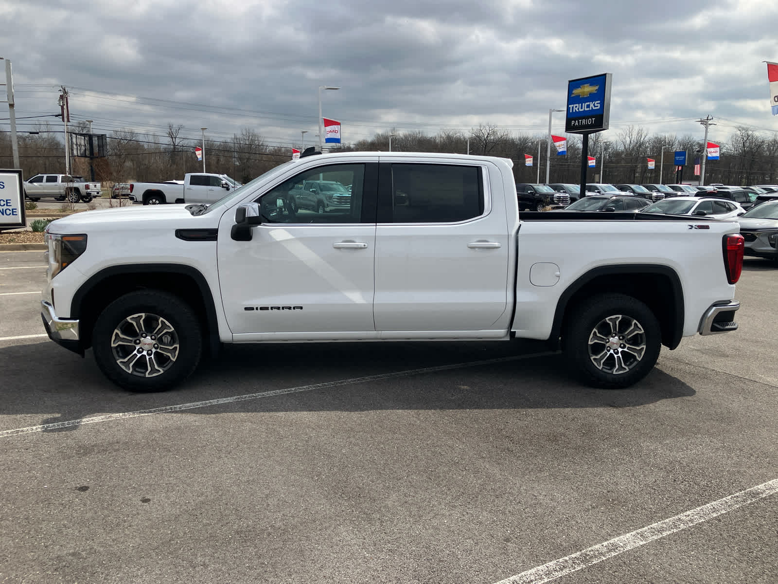 2026 GMC Sierra 1500 SLE