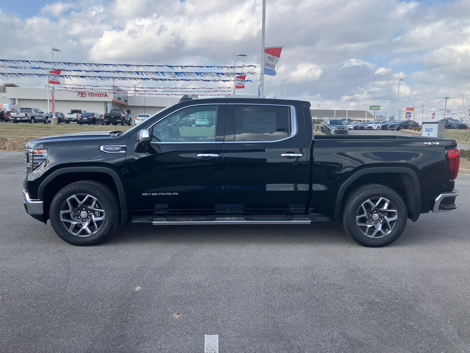 2026 GMC Sierra 1500 SLT