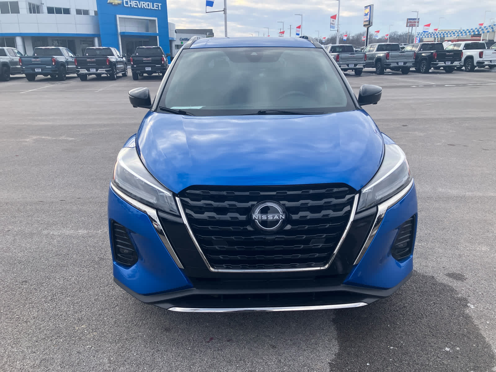 2024 Nissan Kicks SR