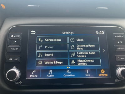 2024 Nissan Kicks SR