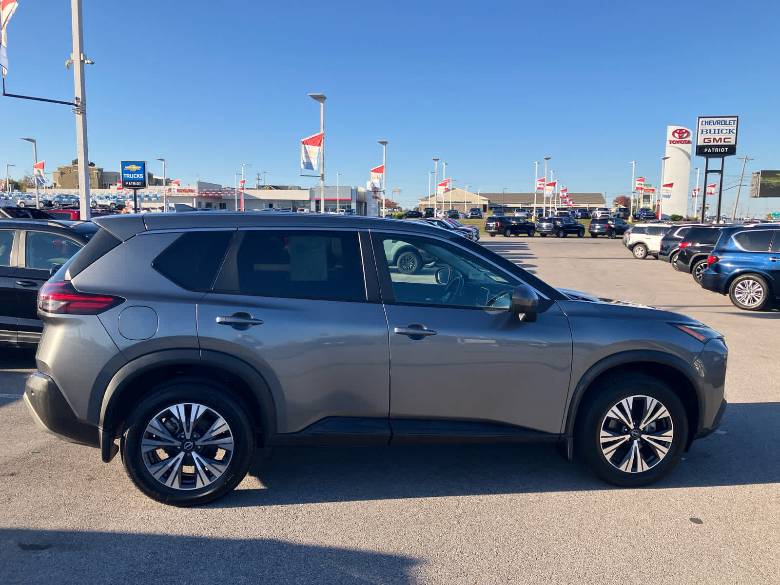 2023 Nissan Rogue SV