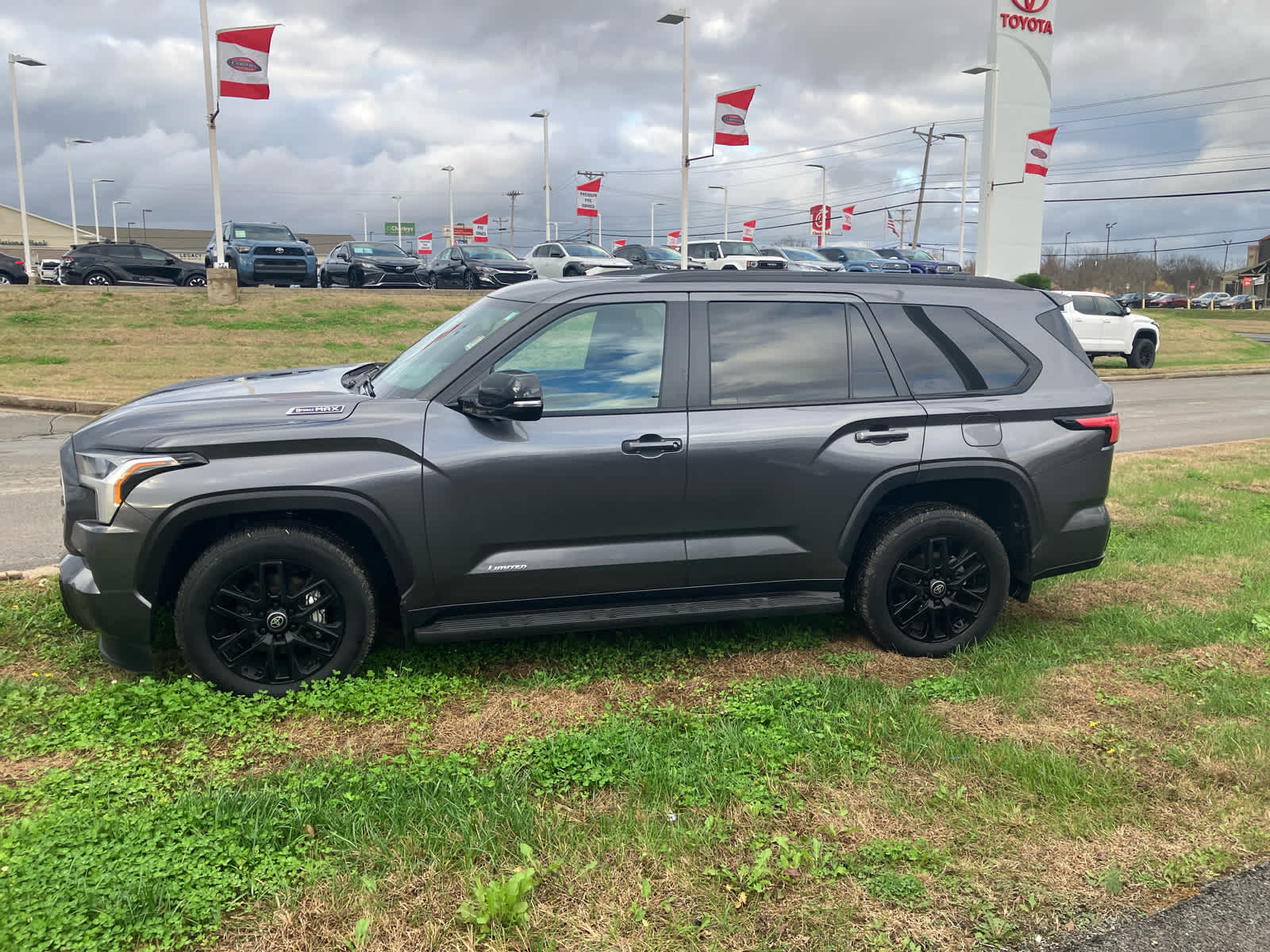2025 Toyota Sequoia SR5